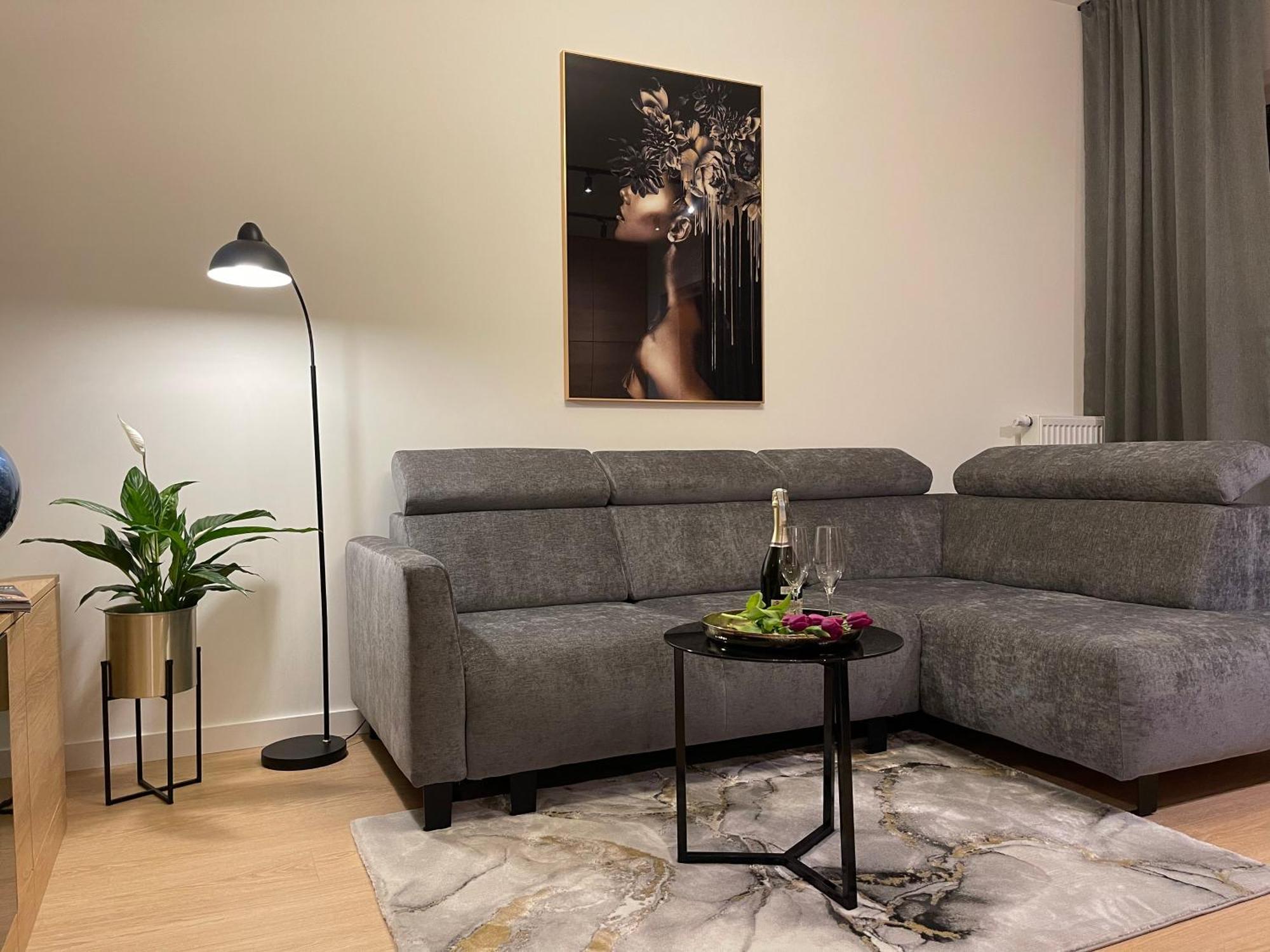 Apartment Nad Jeziorem Dlugim Lesna # 32 *